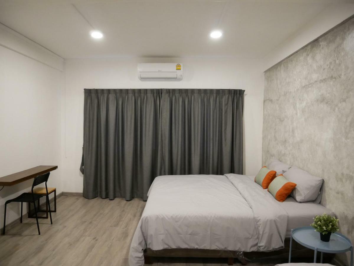 Np House Pratunam Bangkok Kültér fotó